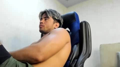 sukuna_hara online show from 11-17-25, 02:01