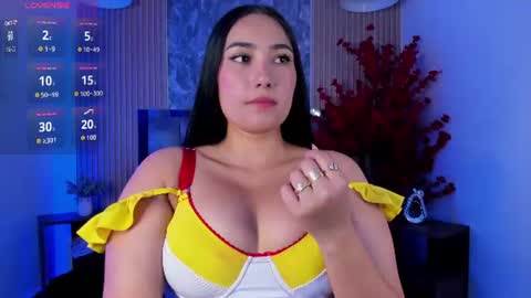 Snapshot of sulay_kim chatting on 06-17-26, 07:04 Sulay online show from 06-17-26, 07:04