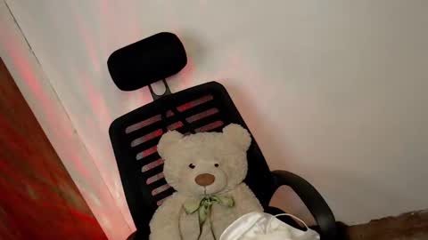 Snapshot of sultry_sirenxx chatting on 03-08-25, 03:56 sultry_sirenxx online show from 03-08-25, 03:56