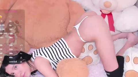 Snapshot of sulyrouse chatting on 10-24-25, 12:30 suly online show from 10-24-25, 12:30