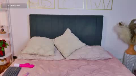 OnlyFans summer holiday online show from 06-17-26, 06:27