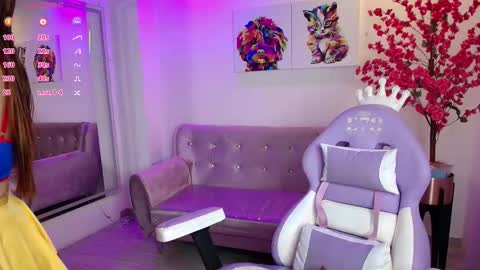 Snapshot of summer_miller chatting on 10-17-25, 11:46 summer_miller online show from 10-17-25, 11:46
