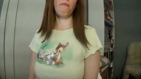 Snapshot of summerbluesky chatting on 04-07-26, 02:50 summerbluesky online show from 04-07-26, 02:50