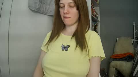 Snapshot of summerbluesky chatting on 04-12-26, 03:39 summerbluesky online show from 04-12-26, 03:39