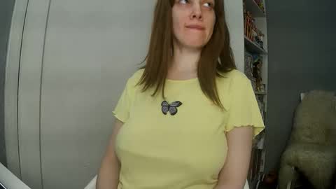 Snapshot of summerbluesky chatting on 04-14-26, 02:56 summerbluesky online show from 04-14-26, 02:56