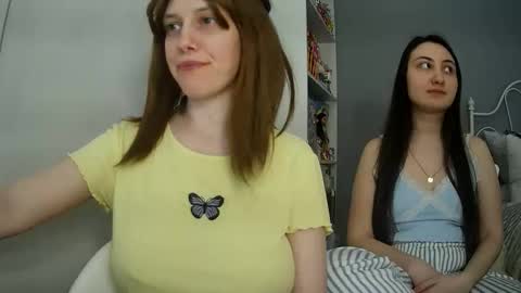 Snapshot of summerbluesky chatting on 04-21-26, 02:34 summerbluesky online show from 04-21-26, 02:34