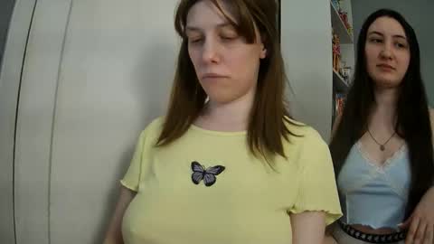Snapshot of summerbluesky chatting on 05-11-26, 04:37 summerbluesky online show from 05-11-26, 04:37