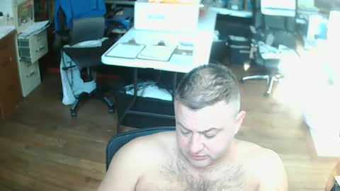 Snapshot of summerfun35 chatting on 12-01-24, 05:35 cincyguy online show from 12-01-24, 05:35