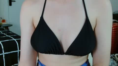 Snapshot of summerrrrrrrrr chatting on 03-04-25, 04:52 The real sugar baby Sam Summer online show from 03-04-25, 04:52