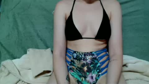 Snapshot of summerrrrrrrrr chatting on 10-06-25, 09:40 The real sugar baby Sam Summer online show from 10-06-25, 09:40