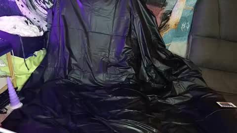 Snapshot of summerwing chatting on 11-18-25, 12:09 Ryder K online show from 11-18-25, 12:09