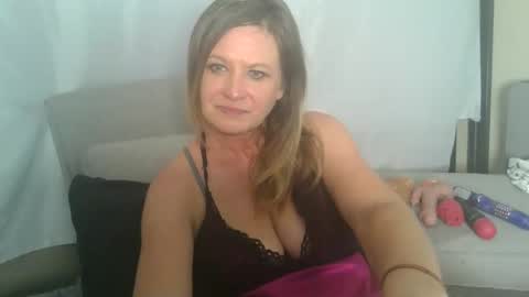 Summerxoxo69 online show from 05-25-26, 07:31