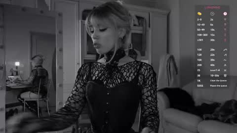 Miss Nelly online show from 04-28-26, 03:06