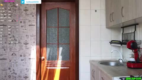 Snapshot of sunflower0907 chatting on 02-12-25, 08:59 Tina. Im topless model online show from 02-12-25, 08:59