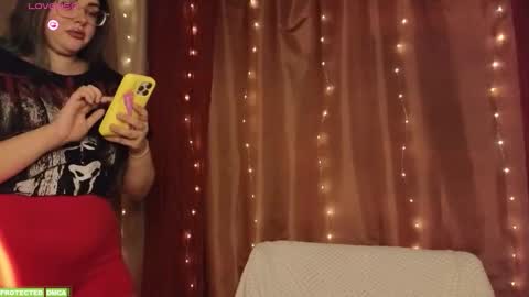 Snapshot of sunflower0907 chatting on 09-18-25, 03:14 Tina. Im topless model online show from 09-18-25, 03:14