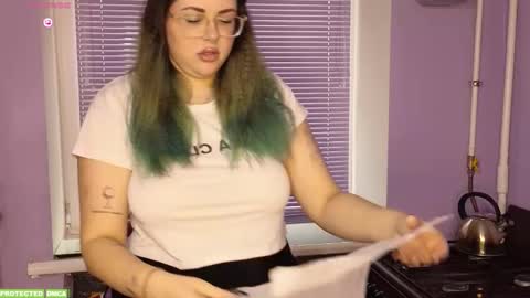 Snapshot of sunflower0907 chatting on 11-05-25, 01:11 Tina. Im topless model online show from 11-05-25, 01:11