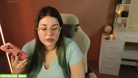 Snapshot of sunflower0907 chatting on 11-20-25, 08:58 Tina. Im topless model online show from 11-20-25, 08:58