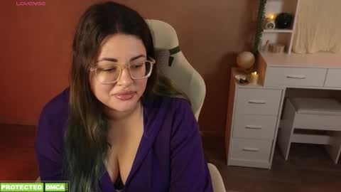 Snapshot of sunflower0907 chatting on 11-27-25, 09:55 Tina. Im topless model online show from 11-27-25, 09:55