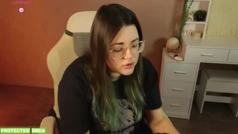 Snapshot of sunflower0907 chatting on 01-14-26, 11:38 Tina. Im topless model online show from 01-14-26, 11:38