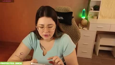 Snapshot of sunflower0907 chatting on 03-11-26, 08:42 Tina. Im topless model online show from 03-11-26, 08:42