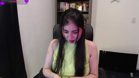 Snapshot of sunflower_uwu chatting on 01-29-25, 11:14 violetta online show from 01-29-25, 11:14