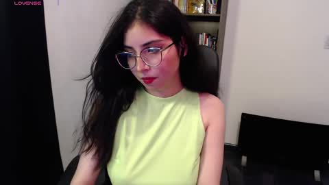 Snapshot of sunflower_uwu chatting on 03-07-25, 04:35 violetta online show from 03-07-25, 04:35