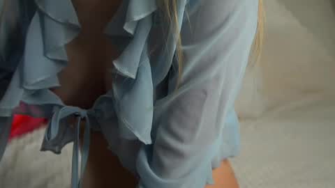 Lily online show from 04-10-26, 02:44