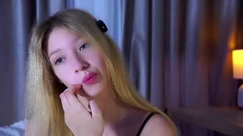 Lily online show from 07-18-26, 11:30