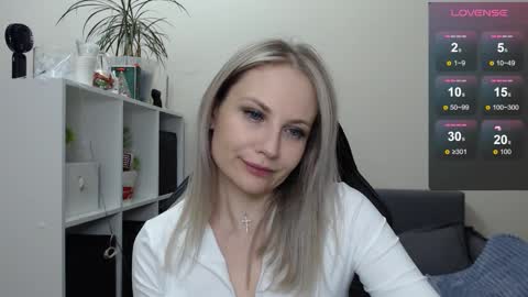 Naomi online show from 01-27-25, 01:26