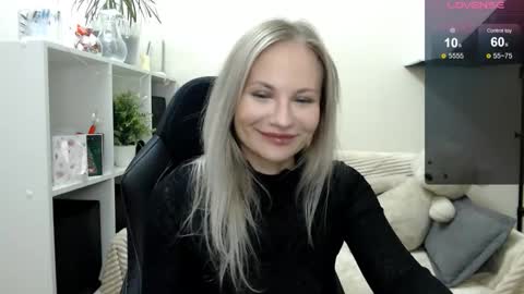 Naomi online show from 11-11-25, 05:02