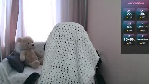 Naomi online show from 04-17-26, 08:17