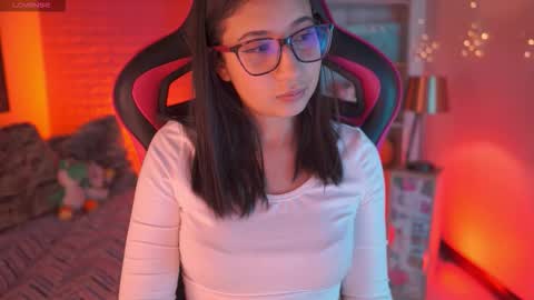 Snapshot of sunny_flower_ chatting on 02-21-26, 02:45 SUNNY online show from 02-21-26, 02:45