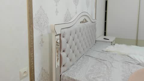 Snapshot of sunny_love__ chatting on 02-25-26, 05:17 Vanessa online show from 02-25-26, 05:17