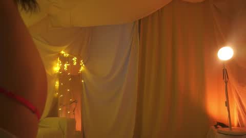 Snapshot of sunny_maria chatting on 02-18-25, 03:21 Maria online show from 02-18-25, 03:21