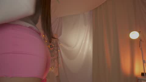 Snapshot of sunny_maria chatting on 12-20-25, 07:43 Maria online show from 12-20-25, 07:43