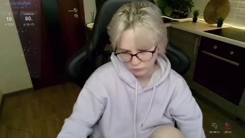 Snapshot of sunny_mood chatting on 07-24-26, 06:33 sunny mood online show from 07-24-26, 06:33