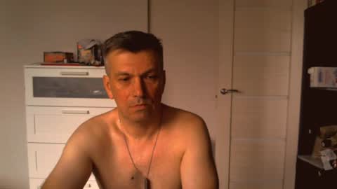 Snapshot of sunny_sun00 chatting on 06-18-26, 12:31 sunny_sun00 online show from 06-18-26, 12:31
