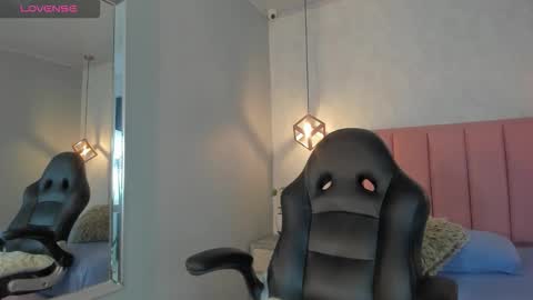  S U N N Y online show from 11-19-25, 12:38