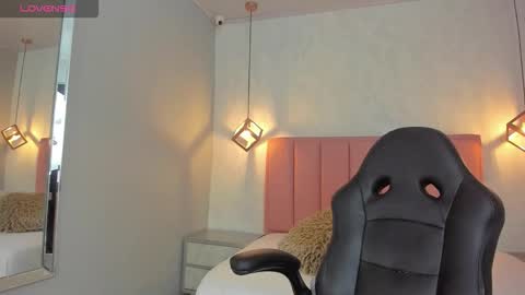  S U N N Y online show from 02-25-26, 12:37