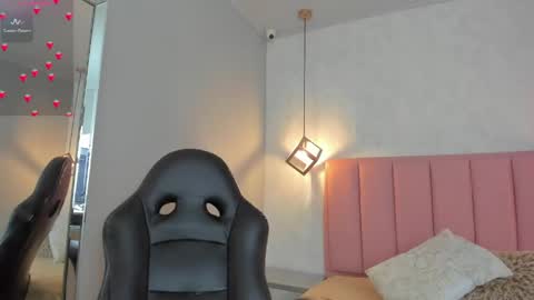  S U N N Y online show from 04-12-26, 12:43