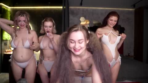 Fia  -  TG -  Mia -  Alice -  online show from 11-04-25, 01:27