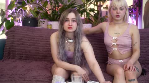 Snapshot of sunnyfia chatting on 01-19-26, 02:48 Fia - TG - Mia - Alice - online show from 01-19-26, 02:48