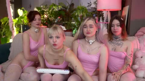 Snapshot of sunnyfia chatting on 03-21-26, 03:44 Fia - TG - Mia - Alice - online show from 03-21-26, 03:44