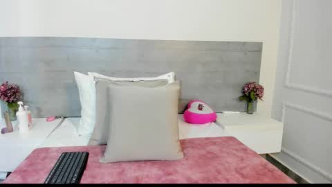 Snapshot of sunnywhitee chatting on 09-22-25, 07:16 sunnywhitee online show from 09-22-25, 07:16