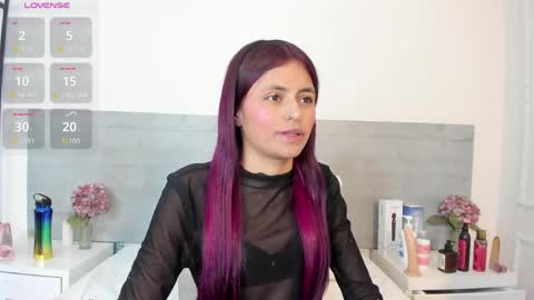 sunnywhitee online show from 04-28-26, 07:19