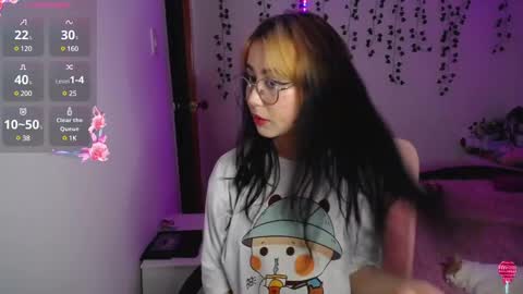 Snapshot of sunset_pienk chatting on 12-05-24, 02:31 Sunset online show from 12-05-24, 02:31