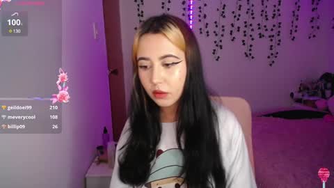 Snapshot of sunset_pienk chatting on 12-22-24, 07:54 Sunset online show from 12-22-24, 07:54