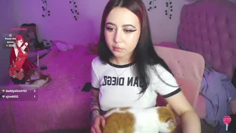 Snapshot of sunset_pienk chatting on 03-07-25, 03:29 Sunset online show from 03-07-25, 03:29