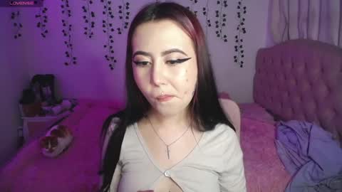 Snapshot of sunset_pienk chatting on 03-11-25, 01:05 Sunset online show from 03-11-25, 01:05