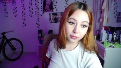 Snapshot of sunset_pienk chatting on 10-09-25, 05:38 Sunset online show from 10-09-25, 05:38